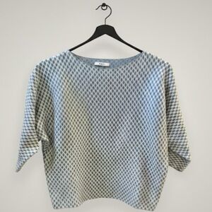 Sioni Gray and White Geometric Blouse